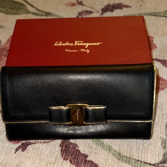 Salvatore Ferragamo Black Leather Wallet with Gold Accent Salvatore Ferragamo | Bags | Salvatore Ferragamo Black  main image 2